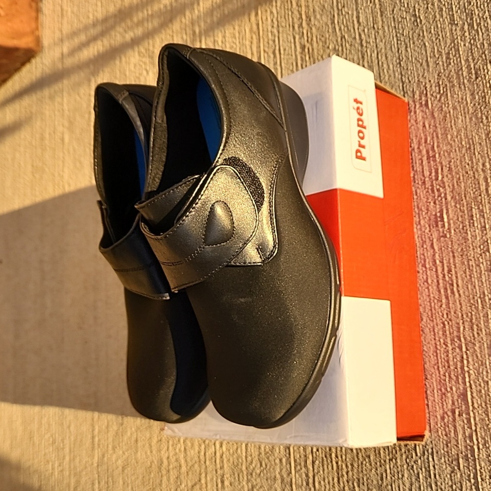 Propét Women's Wilma Hook and Loop Oxford Black Size 8 Casual Shoe Excellent